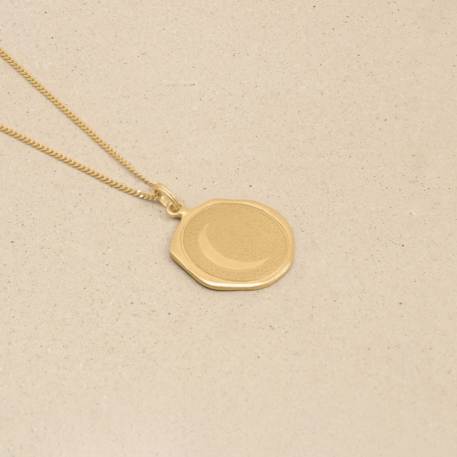 Stilnest Moon Large Seal Kette Gold 45cm