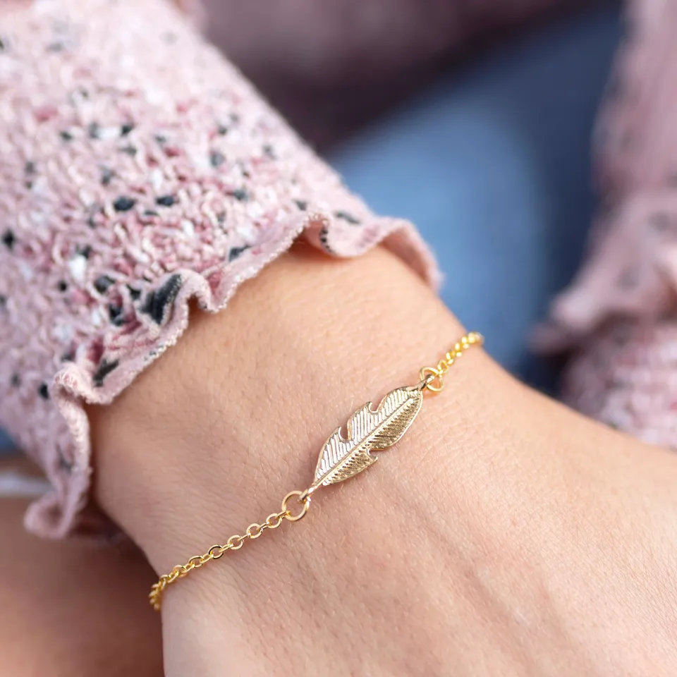 Joy by Corrine Smith Feder Armband Gold Personalisiert