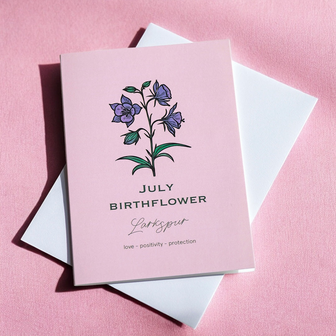 Joy by Corrine Smith July Larkspur Karte A6 Geburtsblume
