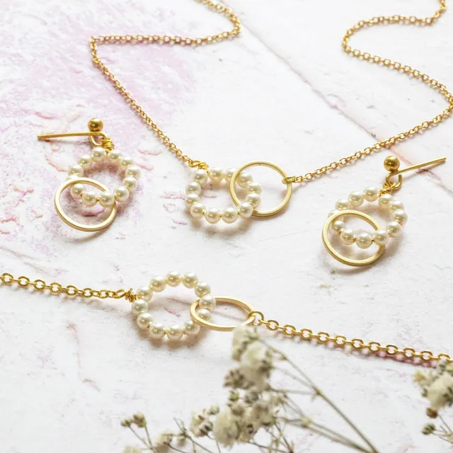Joy by Corrine Smith Beaded Pearl Eternity Schmuckset Gold