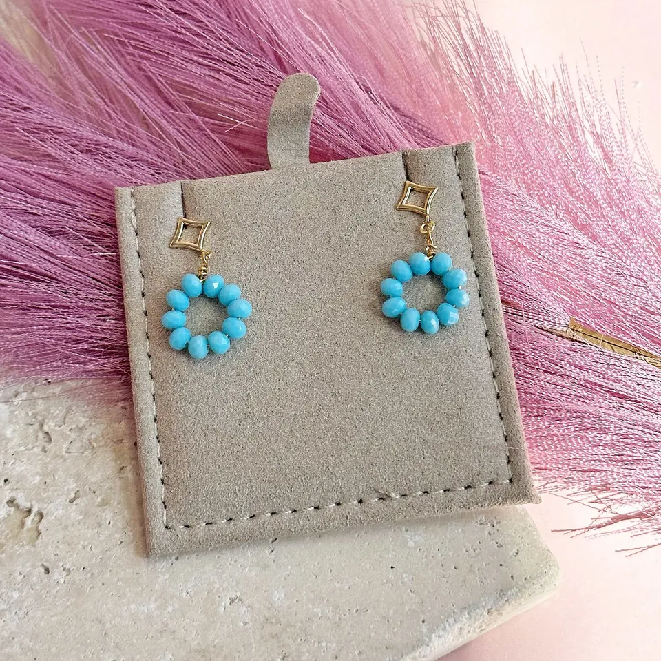Joy by Corrine Smith Beaded Turquoise Ohrringe Gold Kreis 1,5cm