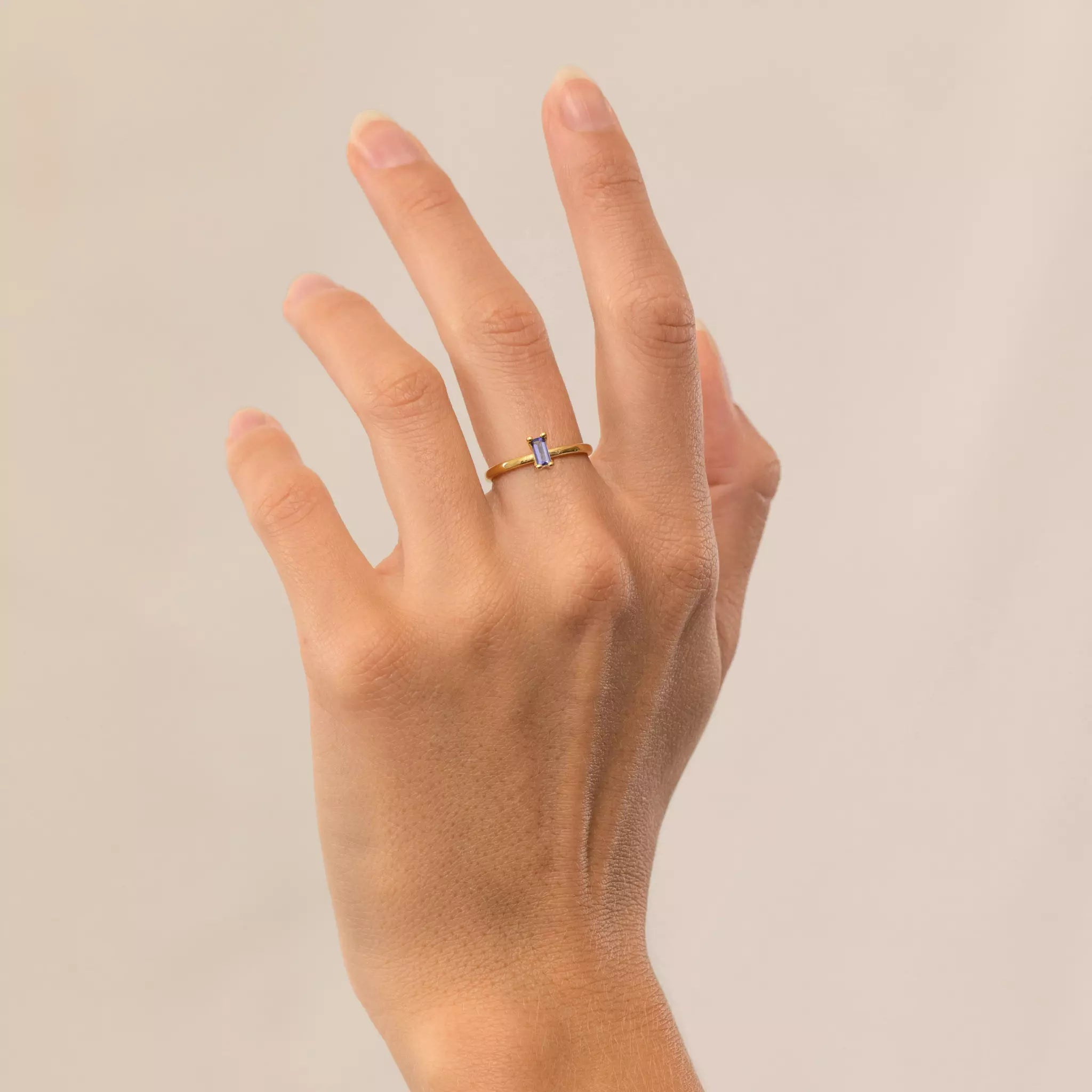 Stilnest Iolith Solitär Ring Baguette Lila Gold 52