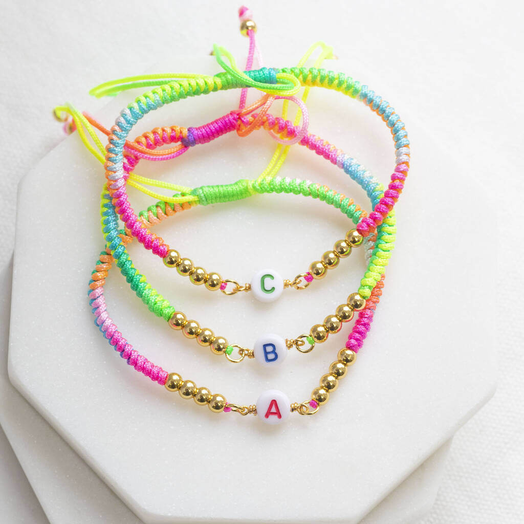 Joy by Corrine Smith Neon Freundschaftsarmband Initial