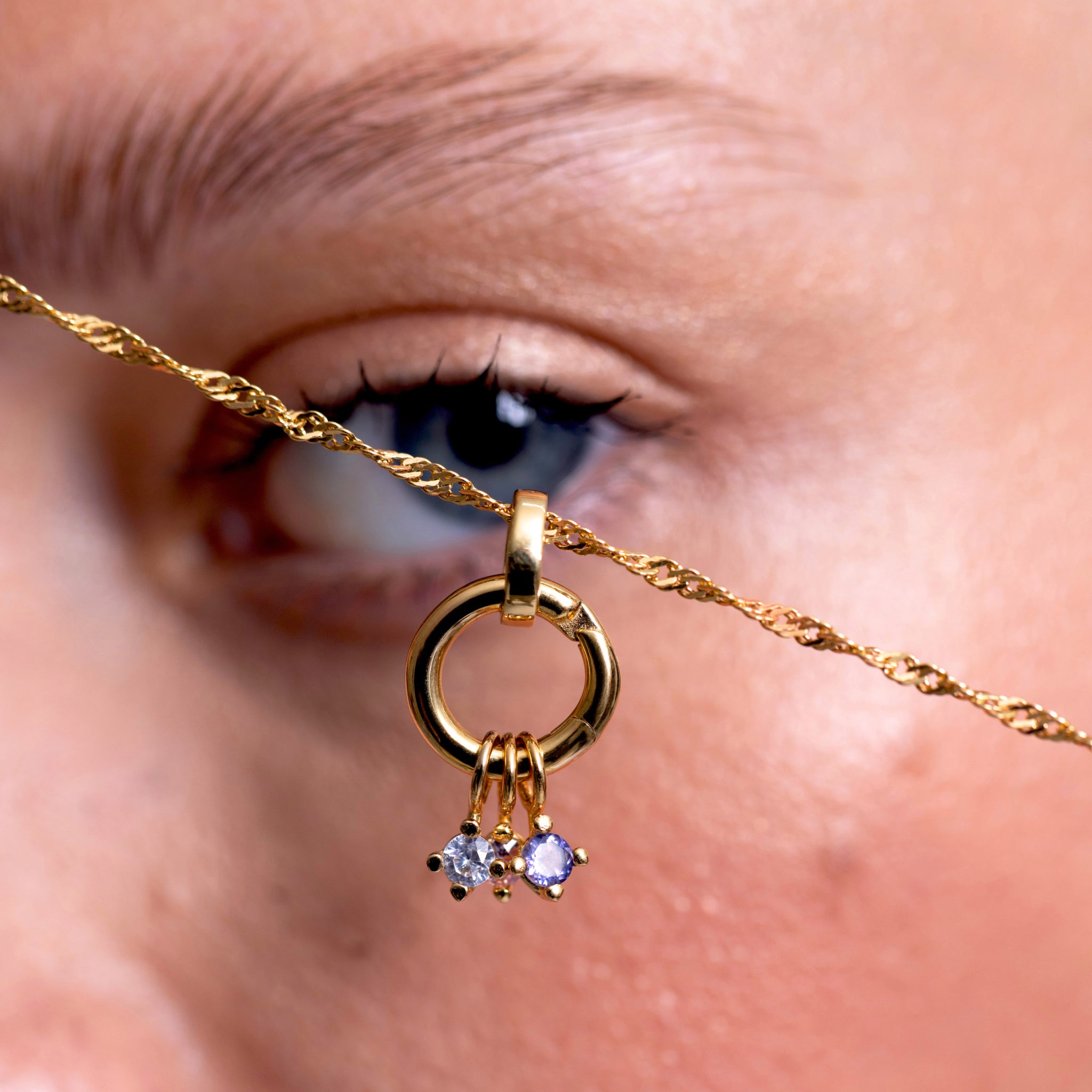 Stilnest Minimalist Birthstone Charm Anhänger Gold Januar