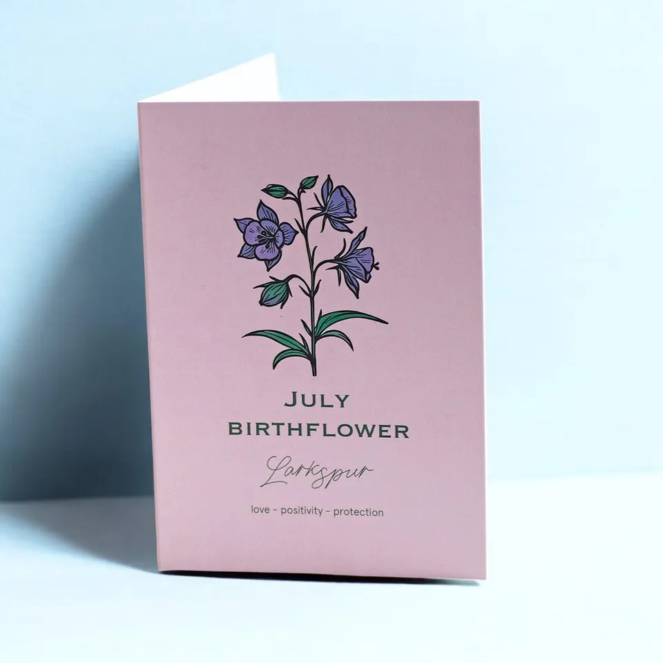 Joy by Corrine Smith July Larkspur Karte A6 Geburtsblume