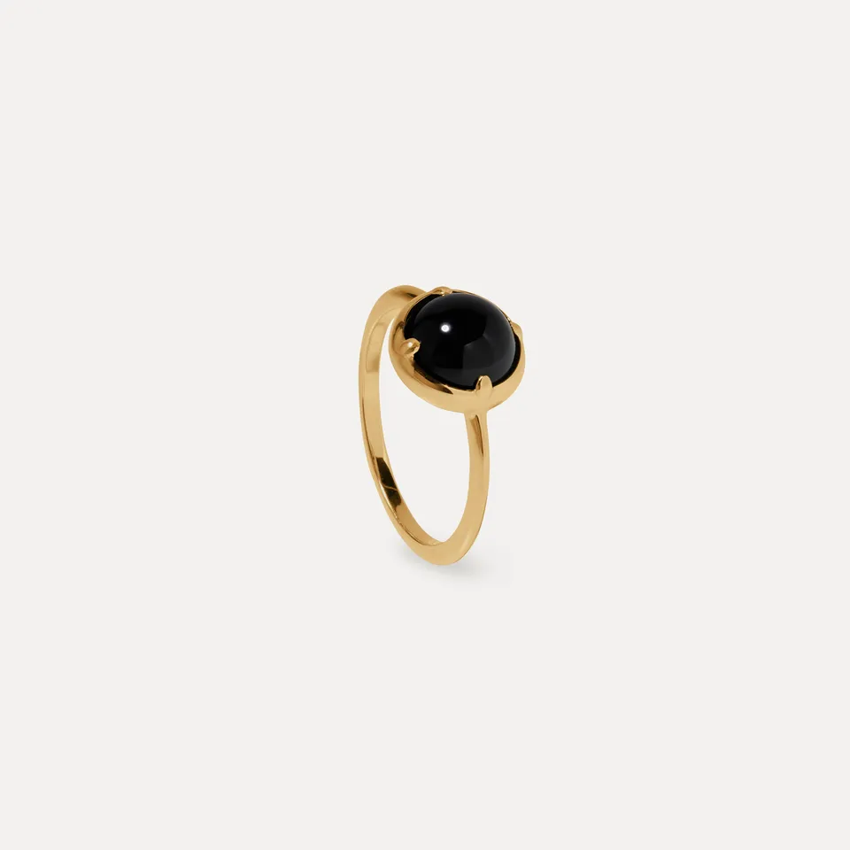 Stilnest Onyx Instants of Strength Ring Gold 52