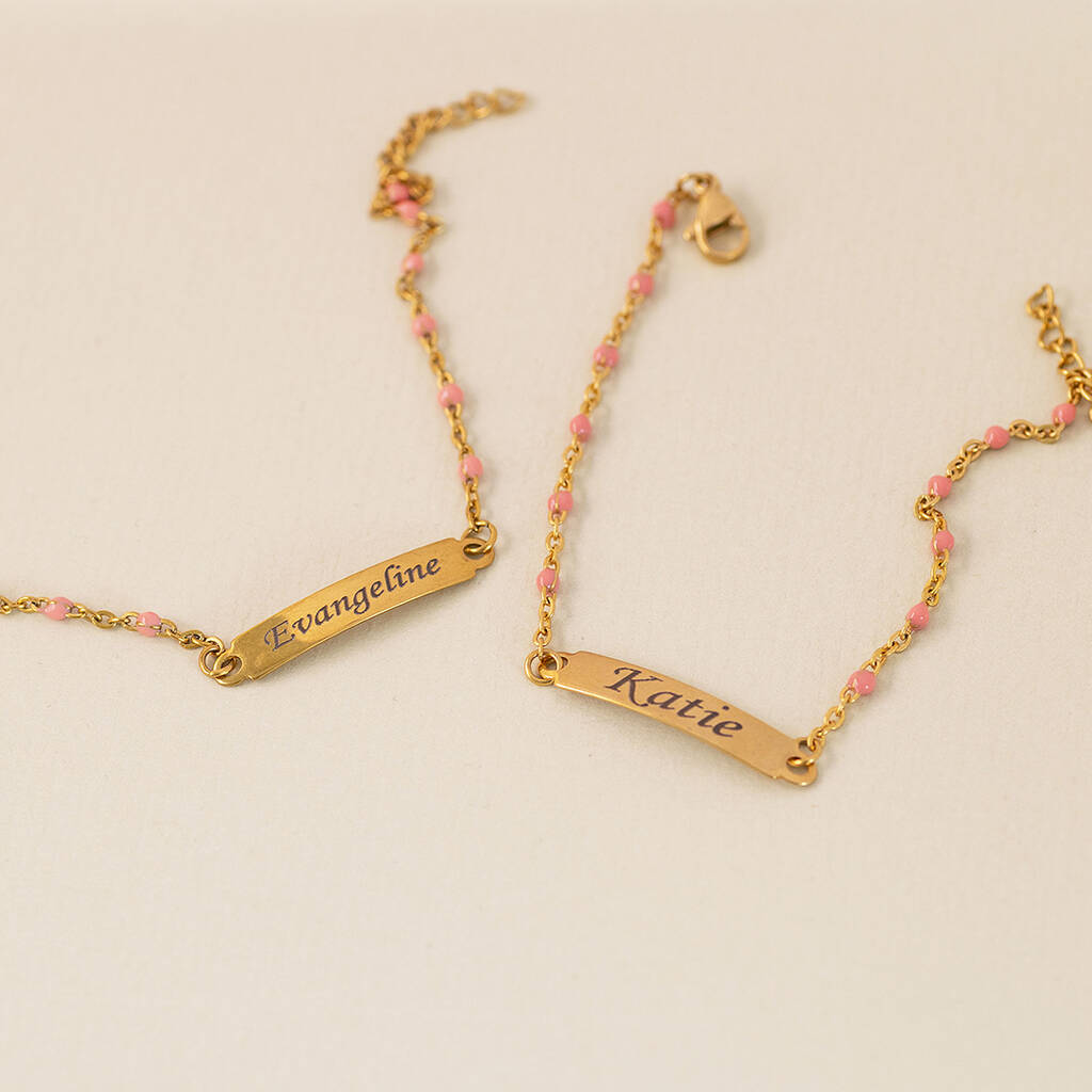 Joy Beaded Name Armband Gold personalisiert Gravur