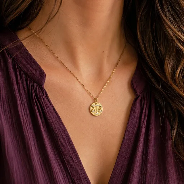 JOY by Corrine Smith Crystal Zodiac Coin Halskette Gold mit Kristall