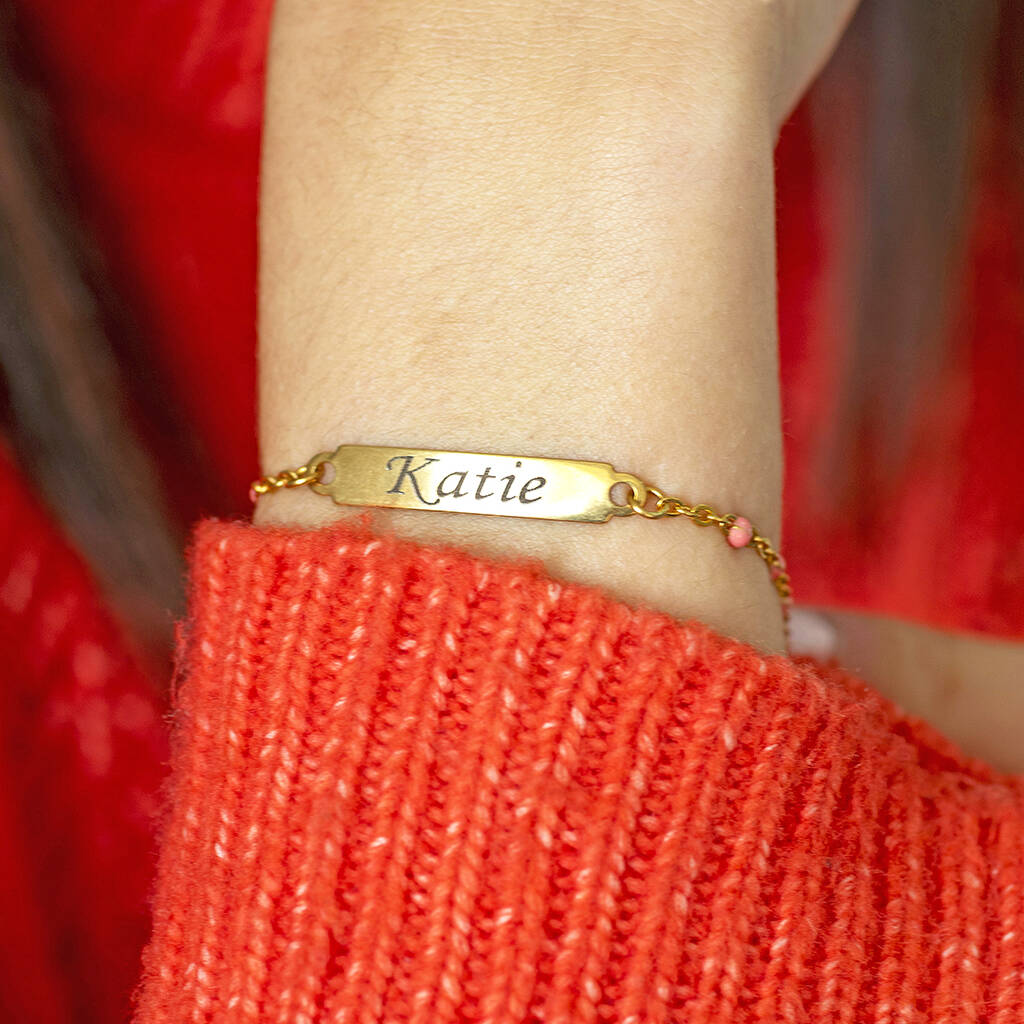 Joy Beaded Name Armband Gold personalisiert Gravur
