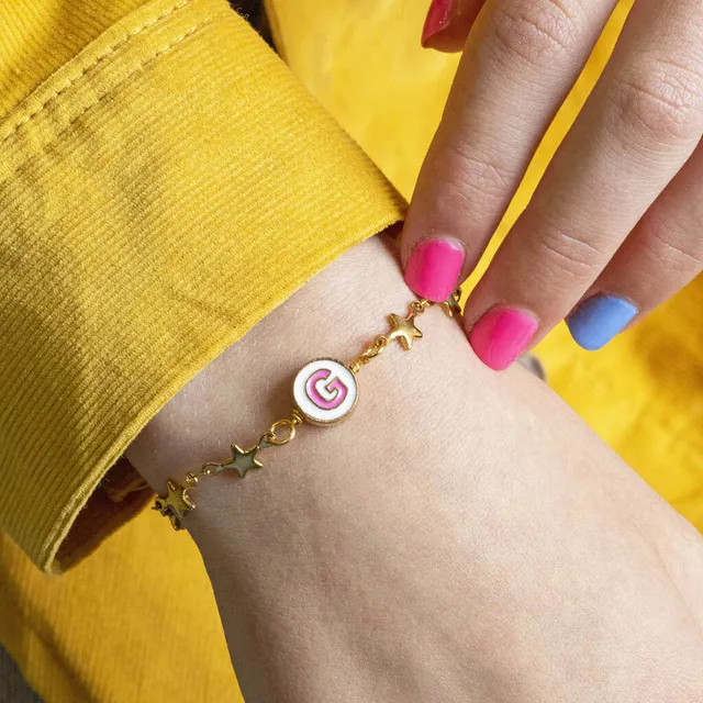 Joy by Corrine Smith Stars Initial Armband Gold Emaille