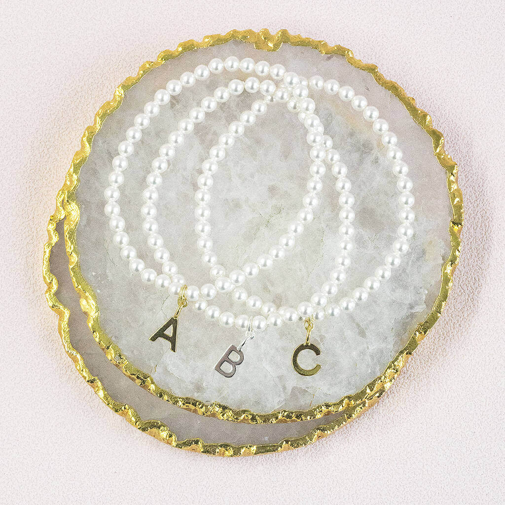 Joy by Corrine Smith Perlen Armband Gold Initial Charm