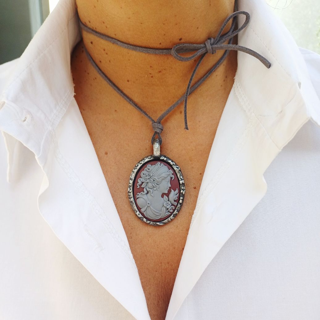 Alevá Bijoux Dark Lady Cammeo Anhänger Silber Bordeaux