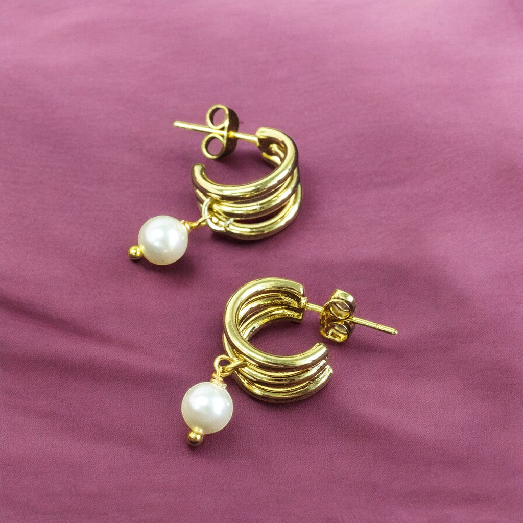 Joy by Corrine Smith Triple Hoop Ohrringe Gold Perle 1,2 cm