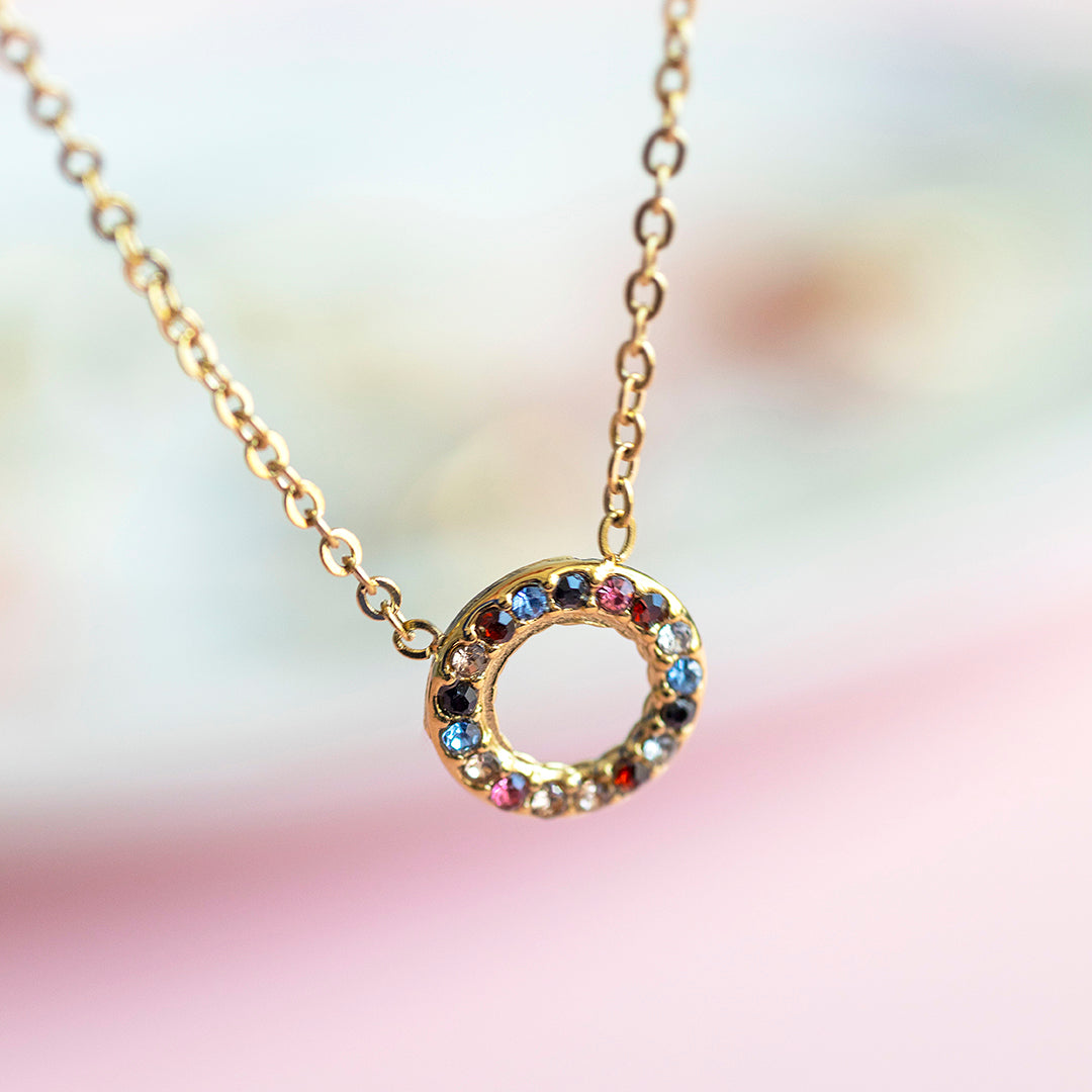 Joy by Corrine Smith Eternity Circle Halskette Gold Edelstein