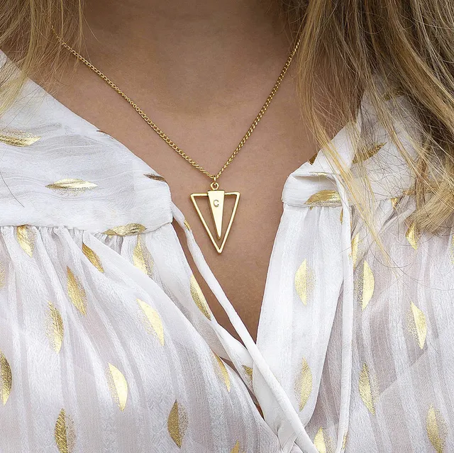 Joy by Corrine Smith Triangle Spike Halskette Gold personalisiert