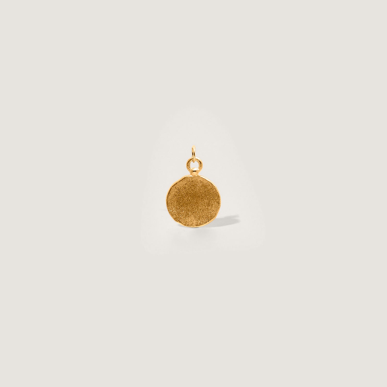 Stilnest Fluid Medallion Anhänger Matt Gold Vermeil