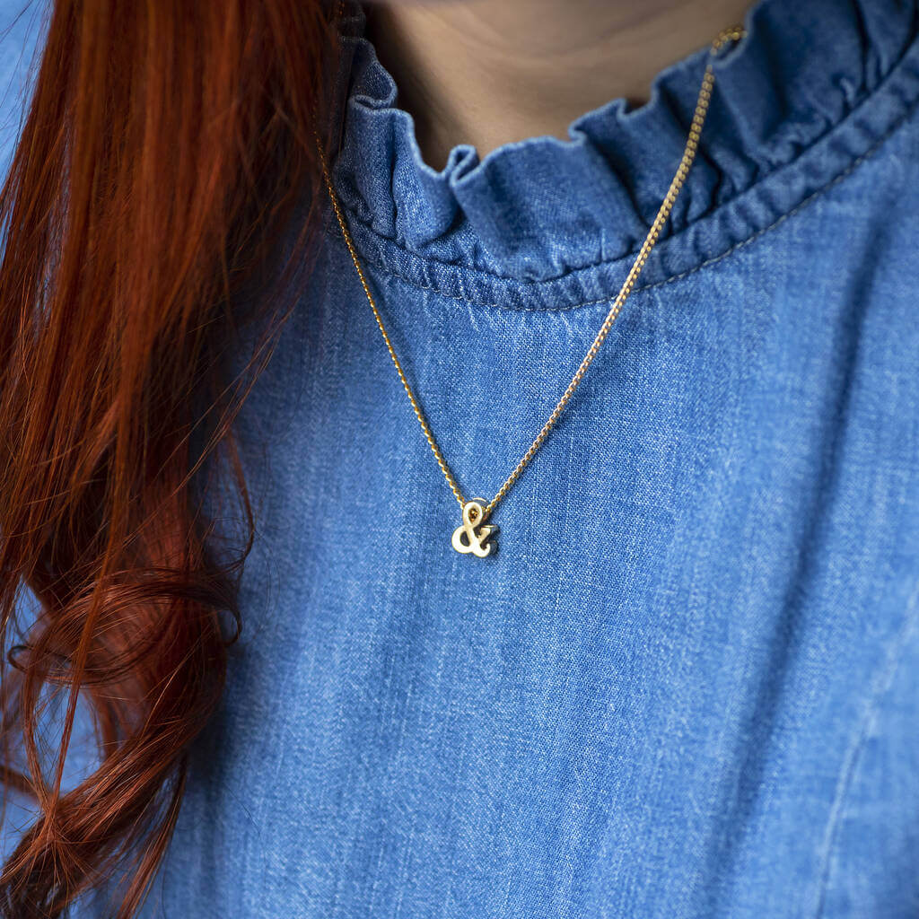 Joy by Corrine Smith Ampersand Halskette Gold Symbol 1cm