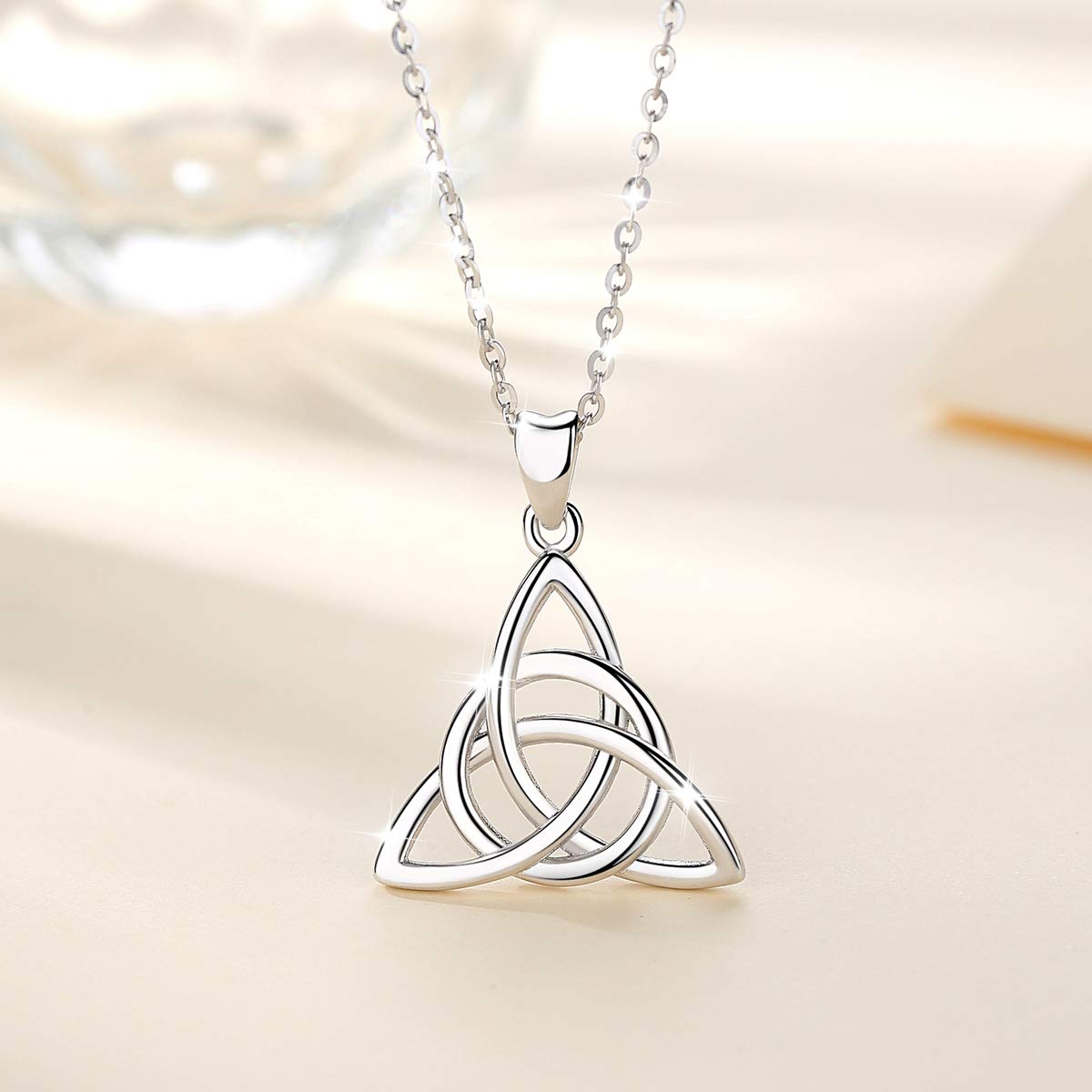 Eudora Harmony Bola Trinity Knoten Kette Silber 45,7cm