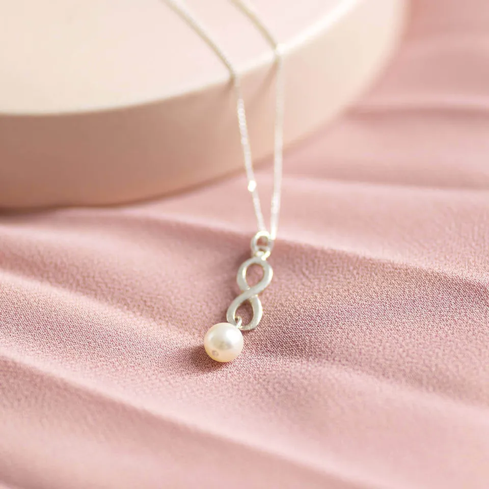 Joy by Corrine Smith Infinity Pearl Halskette Silber 40cm