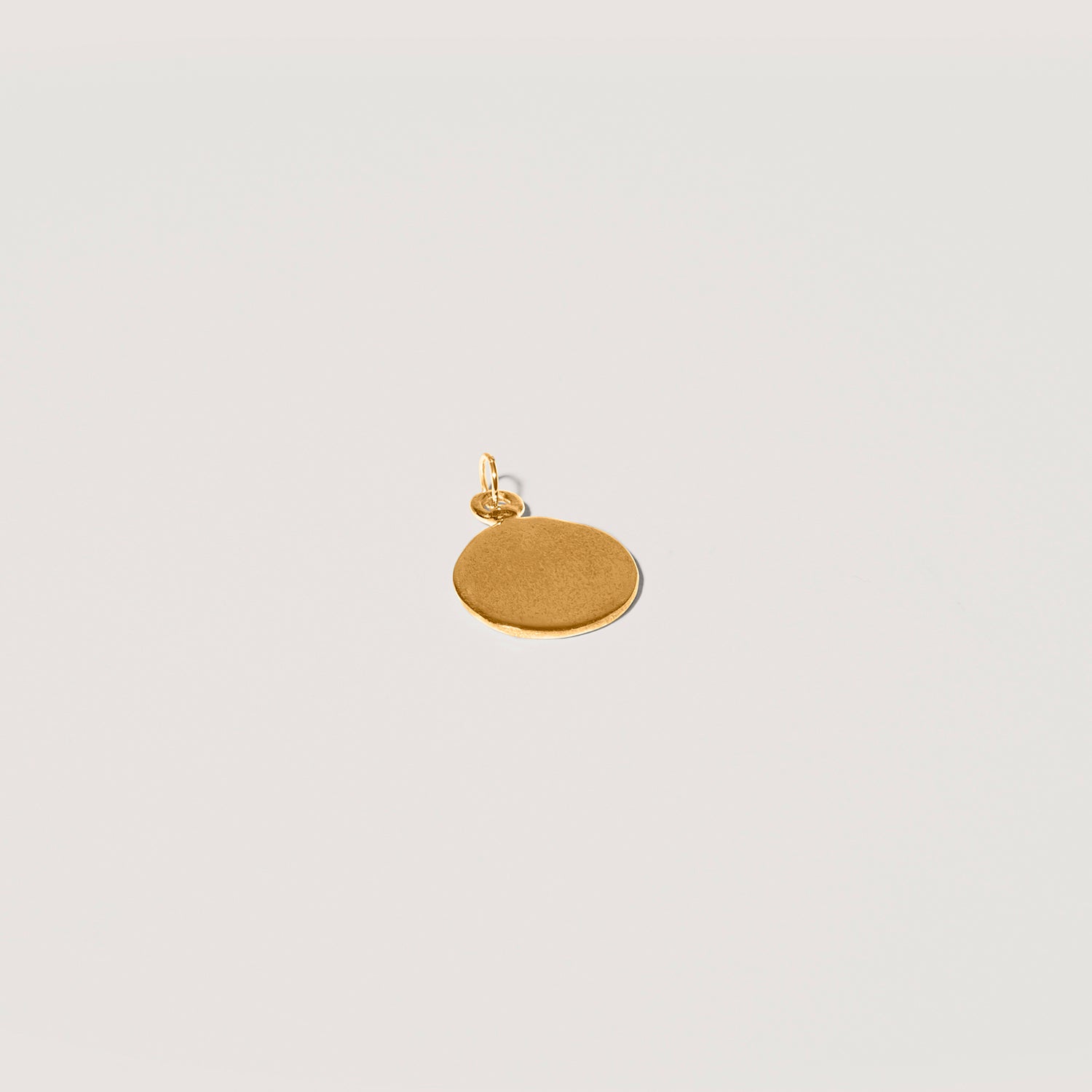 Stilnest Fluid Medallion Anhänger Matt Gold Vermeil