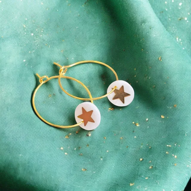 Joy by Corrine Smith Earrings Creolen Ohrringe Perlmutt Stern Gold