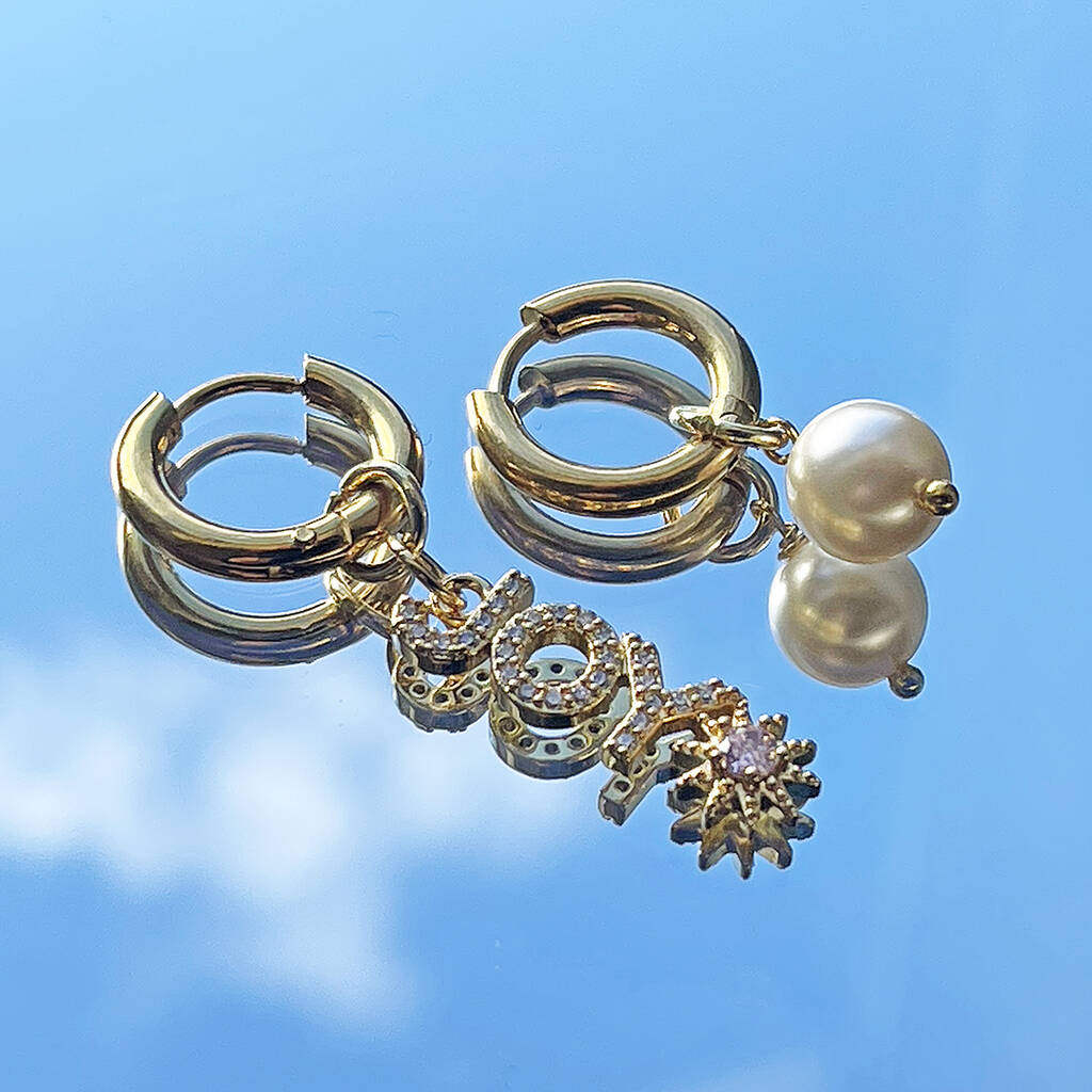 Joy by Corrine Smith Pearl Huggie Ohrringe gold Perle
