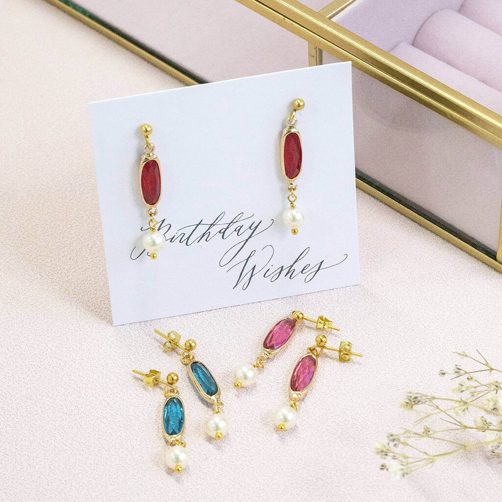 Joy by Corrine Smith Oval Birthstone Ohrringe Gold Perle