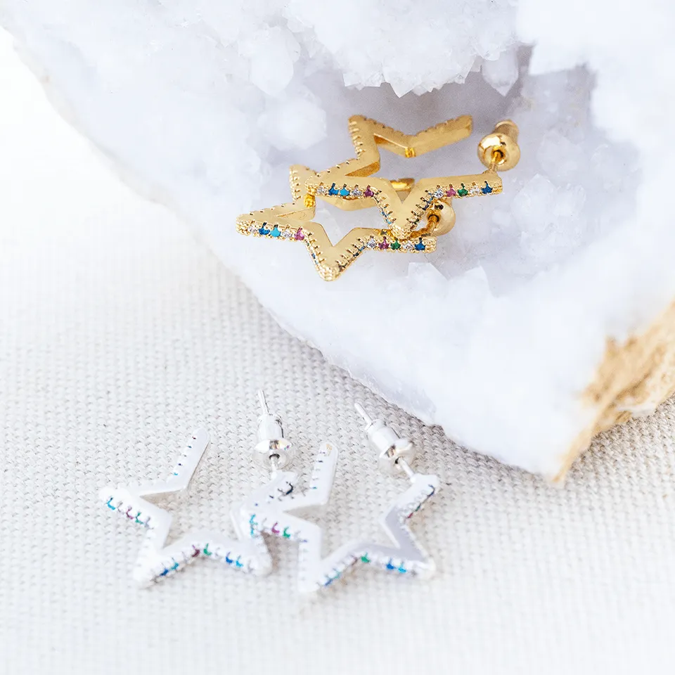 Joy by Corrine Smith Rainbow Star Huggie Ohrringe Gold Silber