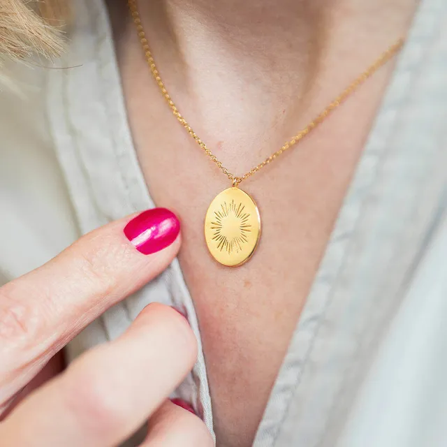 Joy by Corrine Smith Bright Star Oval Stern Halskette Gold