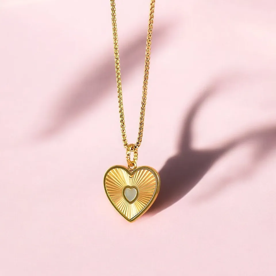 Joy by Corrine Smith Halskette Herz Perlmutt Gold 40cm