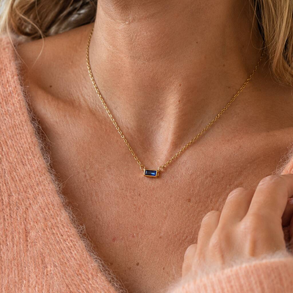 Joy by Corrine Smith Dainty Baguette Halskette Gold Geburtsstein