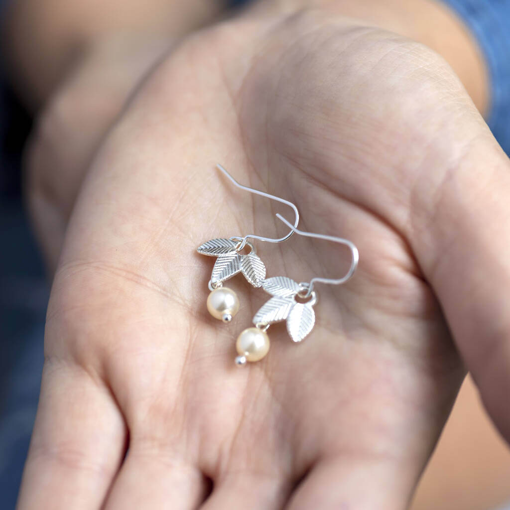 Joy Triple Leaf Pearl Drop Ohrringe Silber Perle