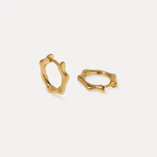 Stilnest Fluid Small Huggies Ohrringe 24k Gold Vermeil organisch
