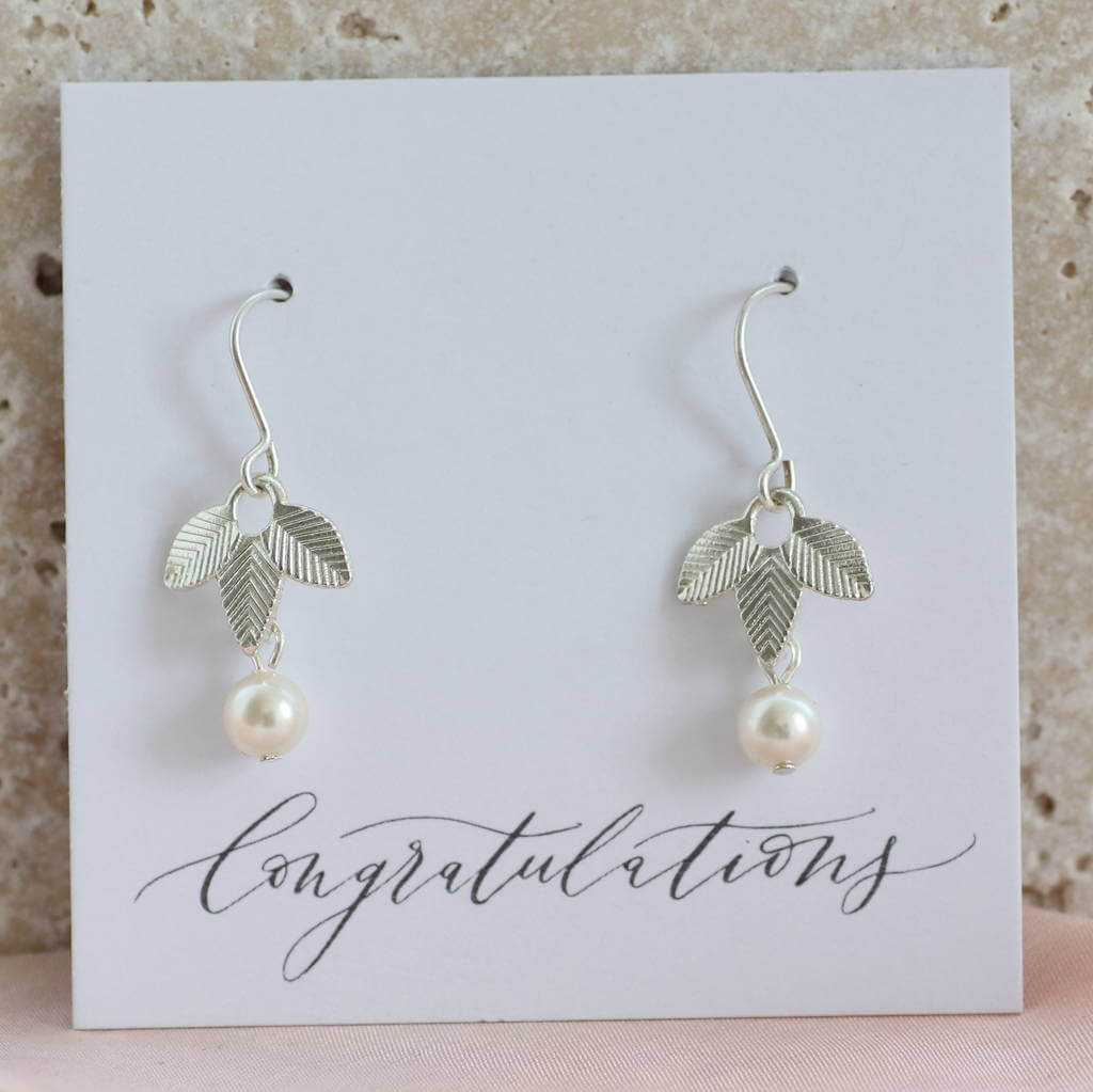 Joy Triple Leaf Pearl Drop Ohrringe Silber Perle