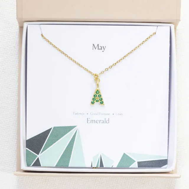 Joy by Corrine Smith Mai Smaragd Initial Halskette Gold
