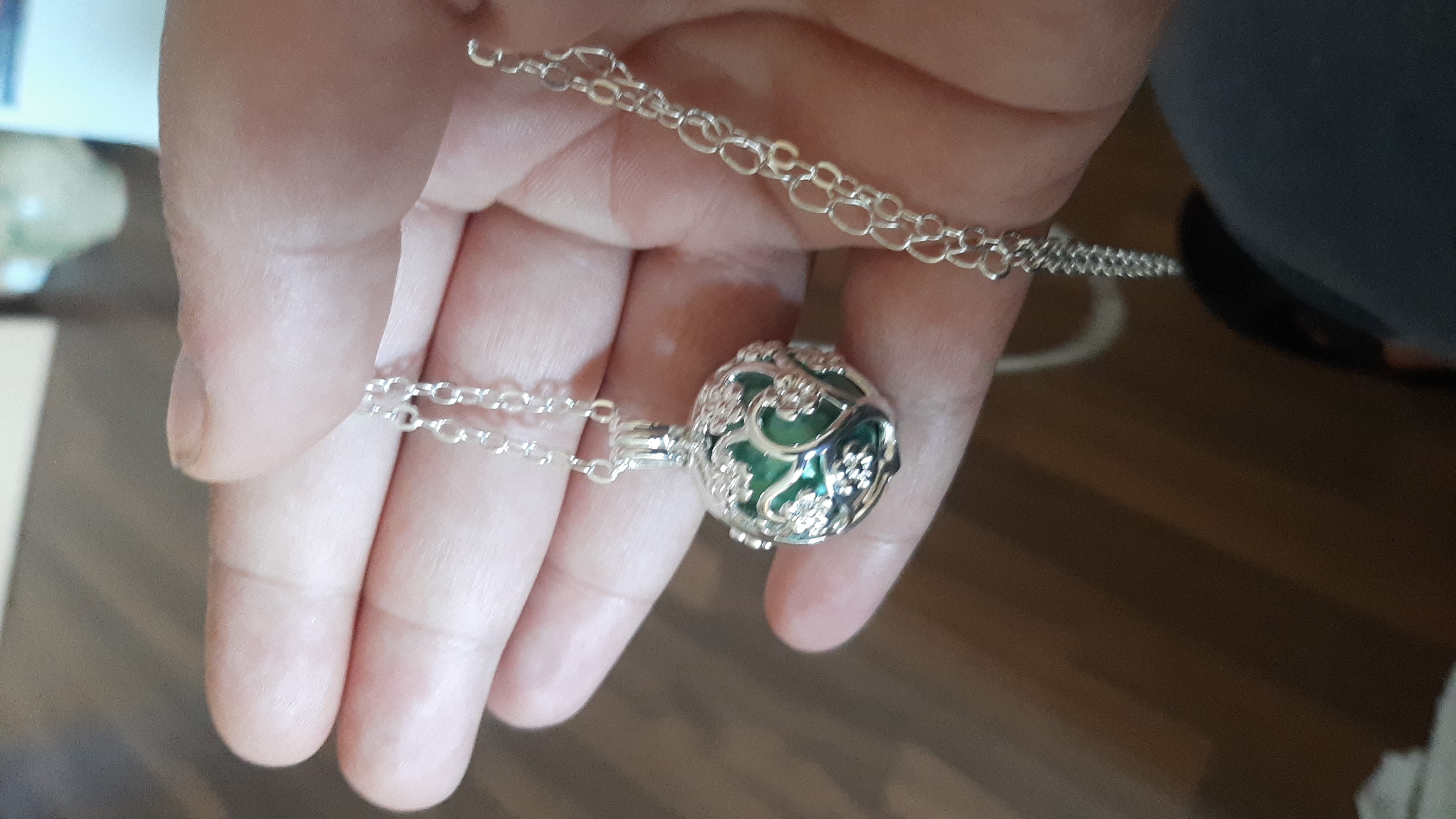 Eudora Harmony Bola Kirschblüte Anhänger Halskette 18mm 30 Zoll