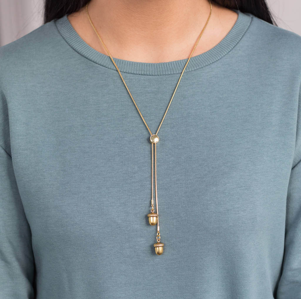 Joy by Corrine Smith Acorns Lariat Halskette Gold