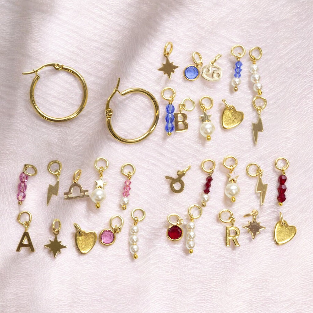 Joy by Corrine Smith Birthstone Hoop Ohrringe Gold mit Charms