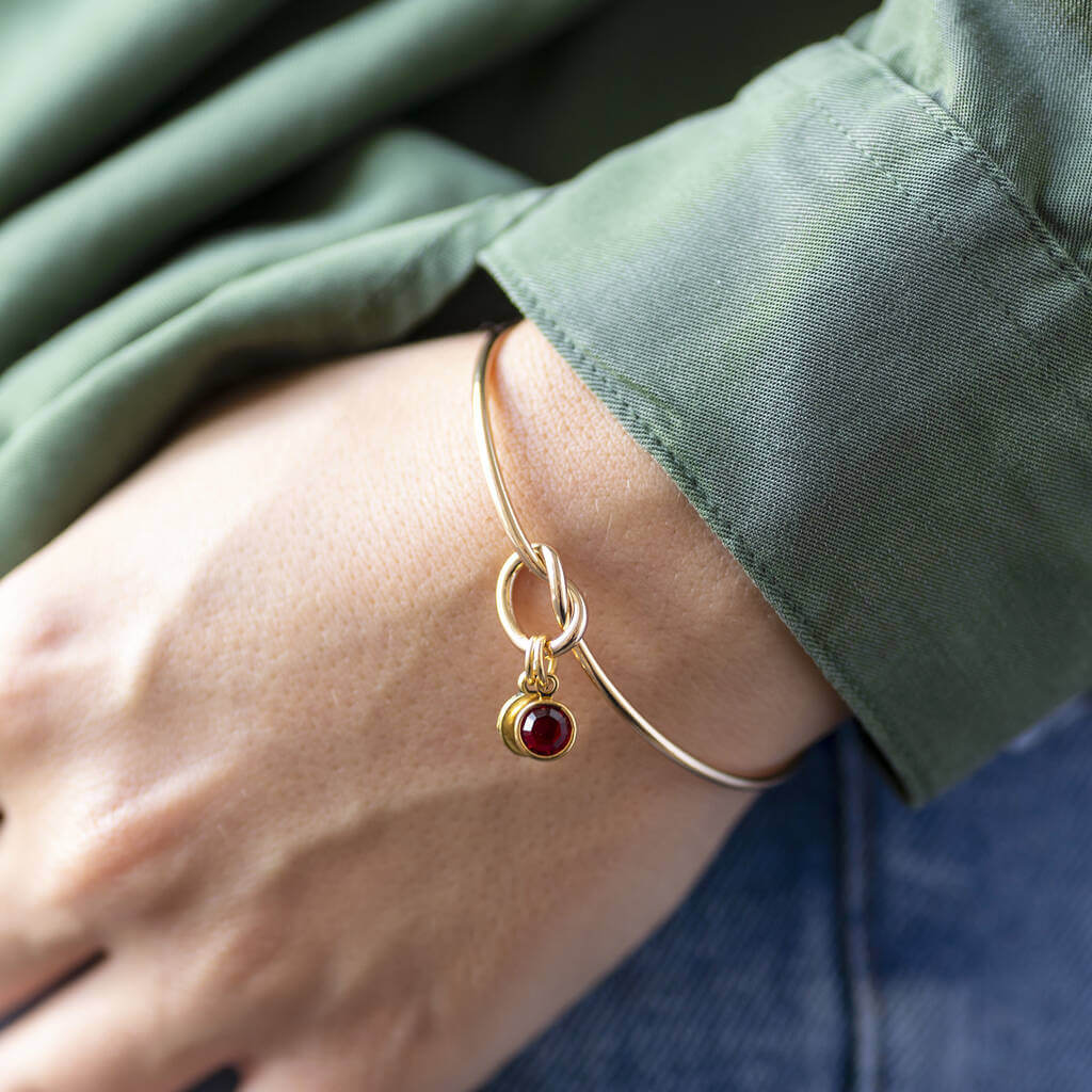 Joy by Corrine Smith Friendship Knot Armreif Gold