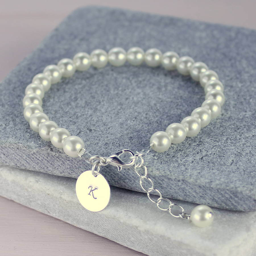Joy by Corrine Smith Pearl Disc Perlenarmband Silber Initiale
