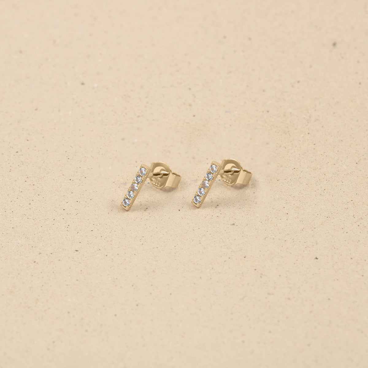 Stilnest Weißer Saphir Pavé Bar Ohrstecker 14K