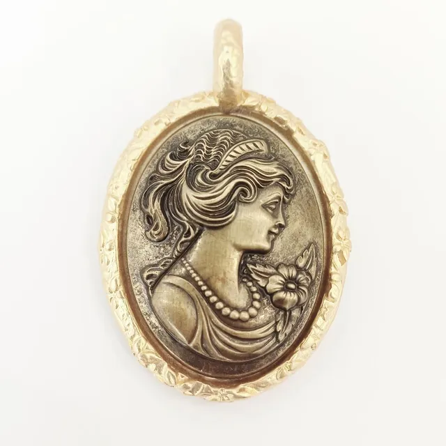 Alevá Bijoux Cammeo Anhänger bronzefarben mit Band