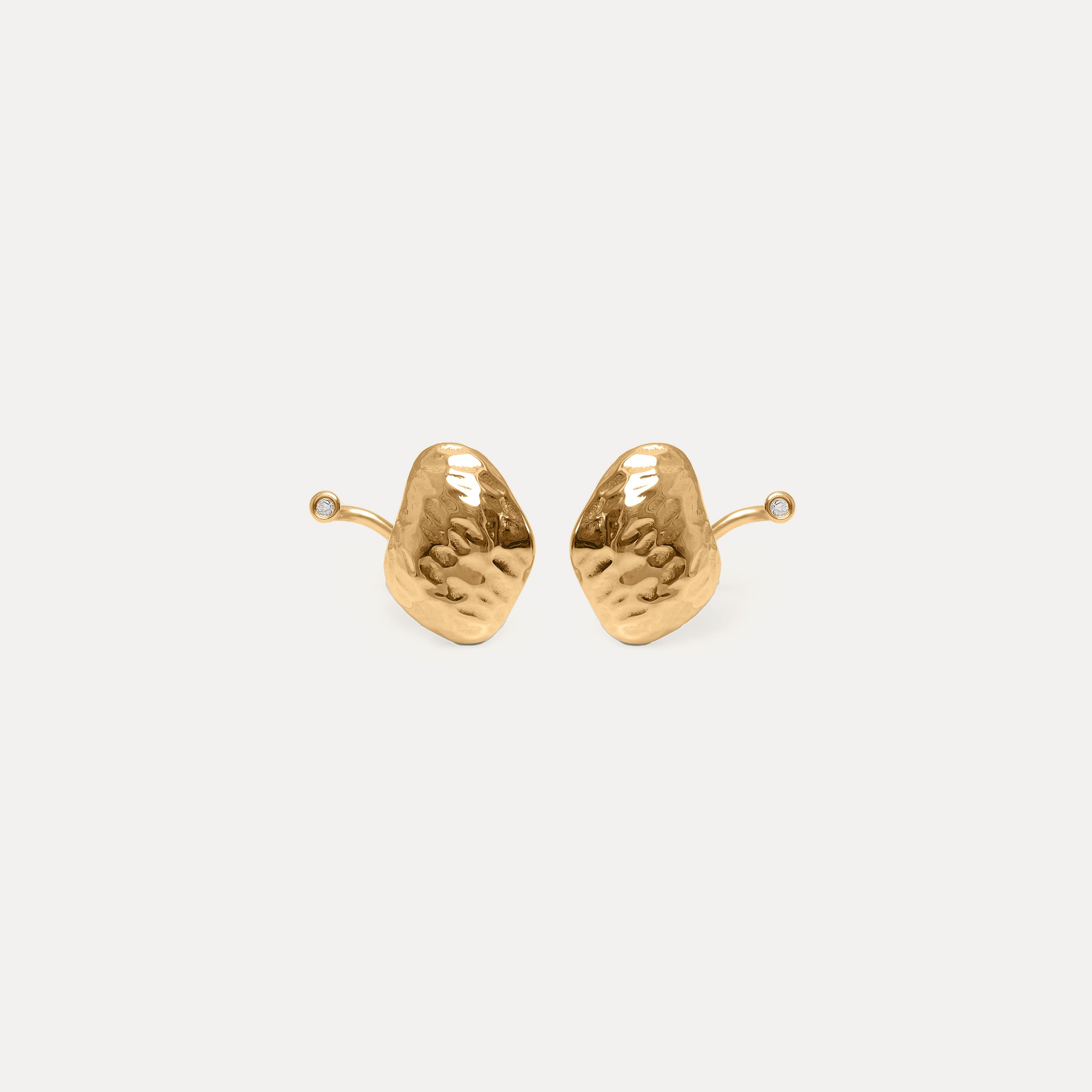Stilnest Weißer Saphir Textured Ohrringe Gold