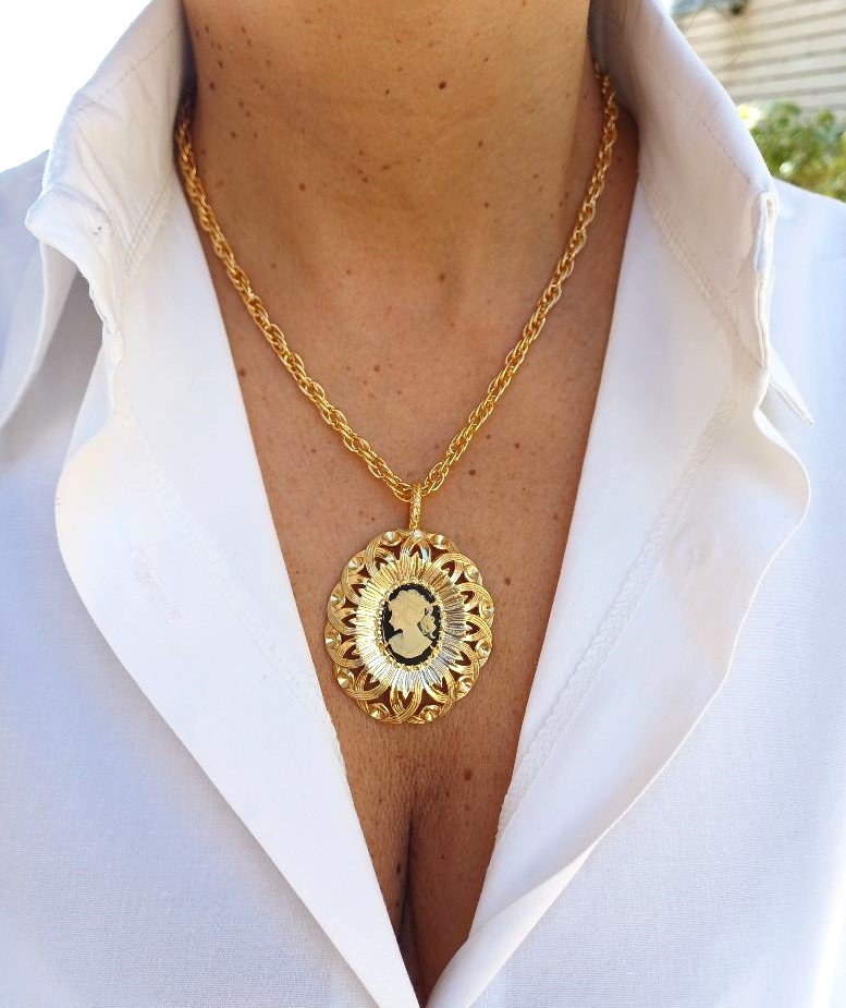 Alevá Bijoux Romeo Anhänger Gold Kamee 5 cm