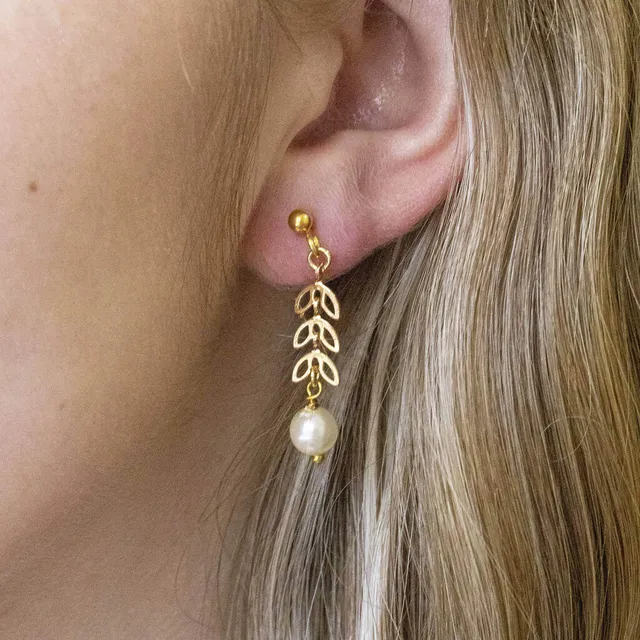 JOY by Corrine Smith Leaf Pearl Ohrringe Gold Perle 1,5 cm