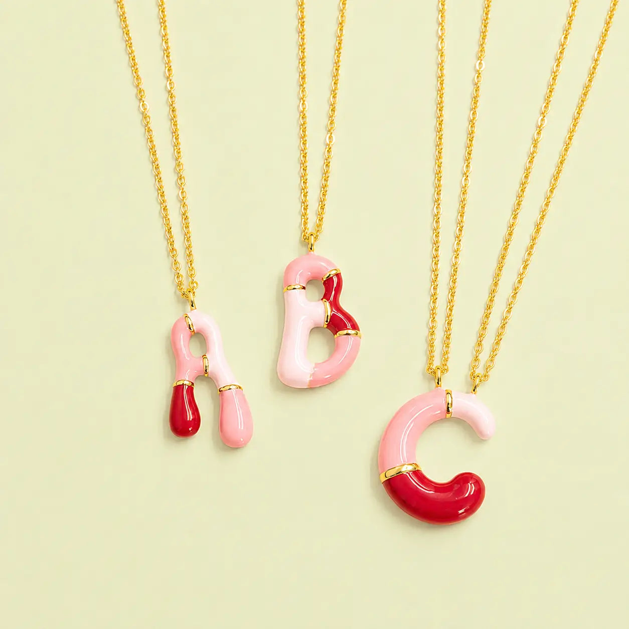 Joy by Corrine Smith Initial Halskette Gold Emaille Rosa A-Z