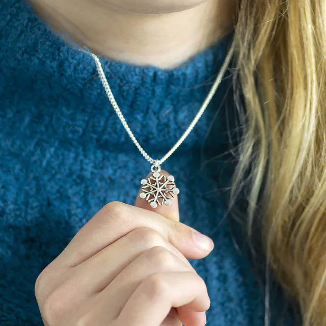 Joy by Corrine Smith Snowflake Halskette Silber Schneeflocke