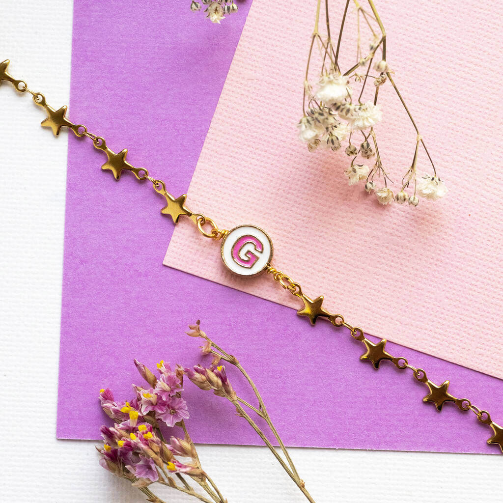 Joy by Corrine Smith Stars Initial Armband Gold Emaille