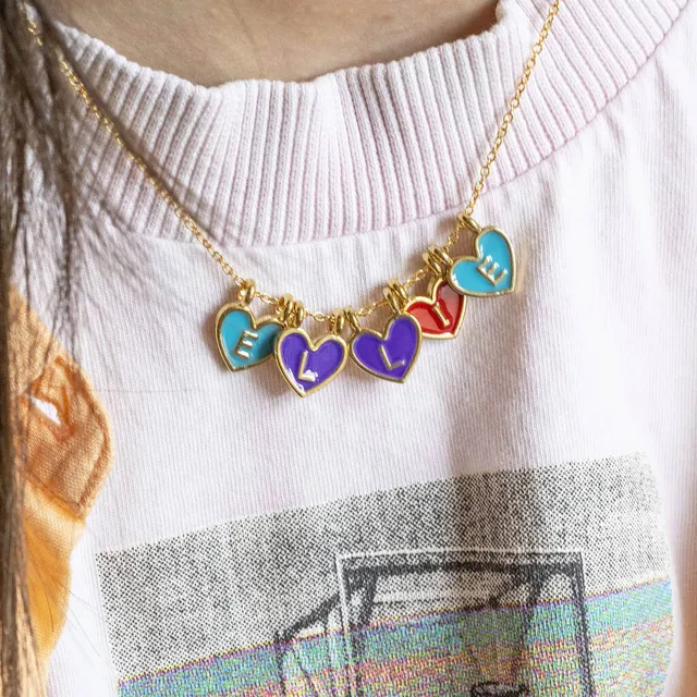 Joy by Corrine Smith Hearts Halskette Gold Emaille Name
