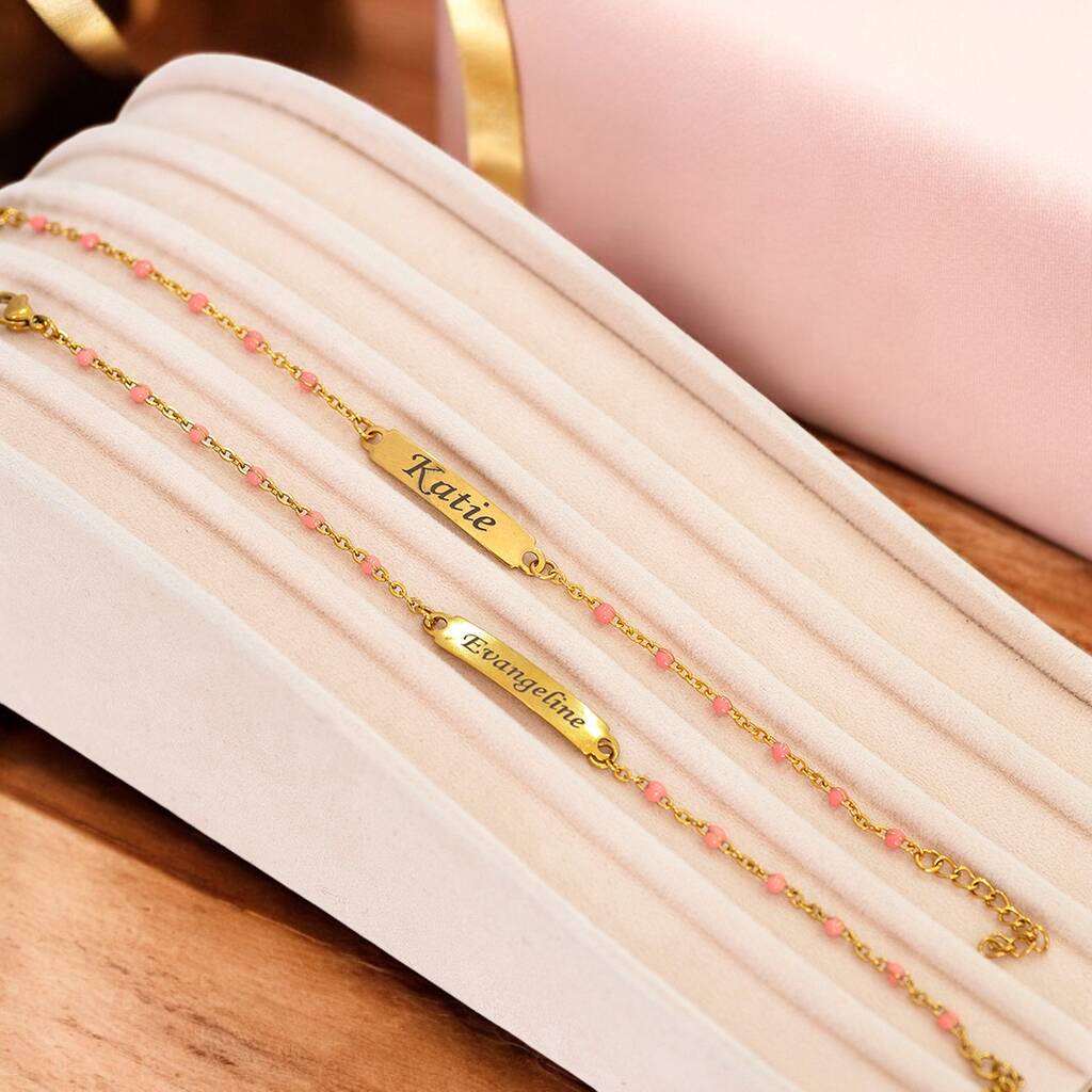 Joy Beaded Name Armband Gold personalisiert Gravur